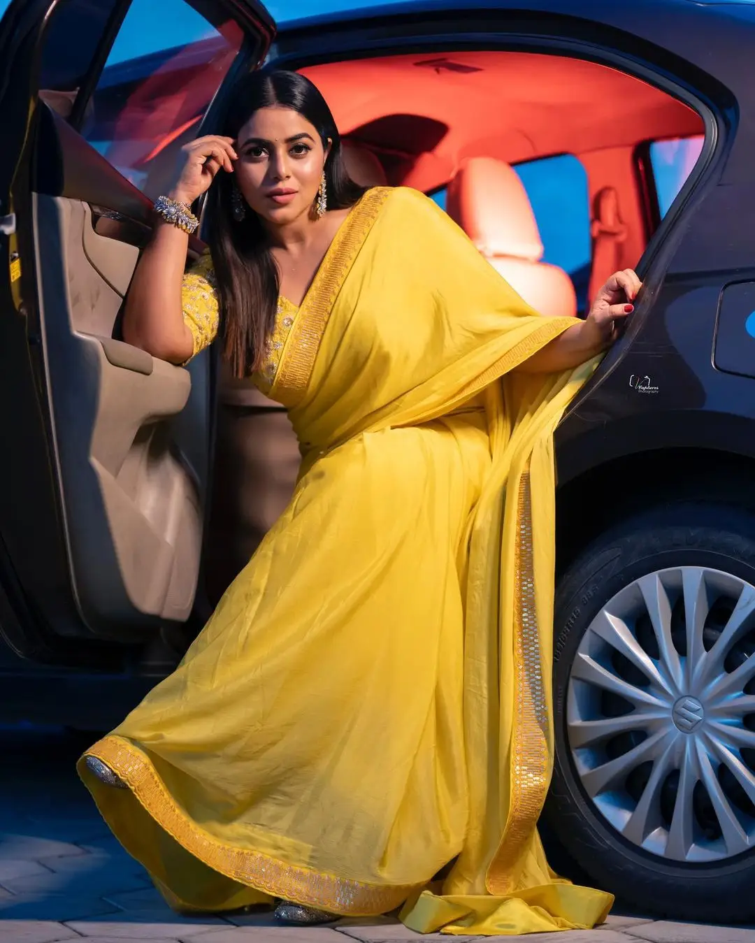 MALAYALAM GIRL SHAMNA KASIM IN BEAUTIFUL JEWELLERY YELLOW DESIGNER SAREE 9